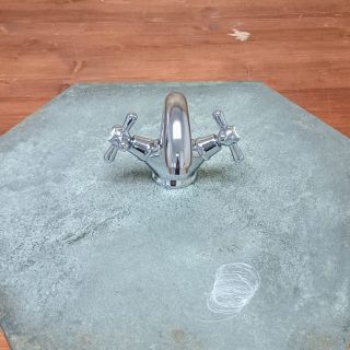 Hexagonální dlažba San Francisco Aquamarine přináší do interiéru svěží mořský nádech. Moderní formát 52×60 cm zaujme svou...