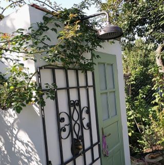 Před rokem jsme pro naši milou zákaznici nechali vyrobit retro podomítkovou baterii a hlavovou sprchu Slezák RAV Labe bez...